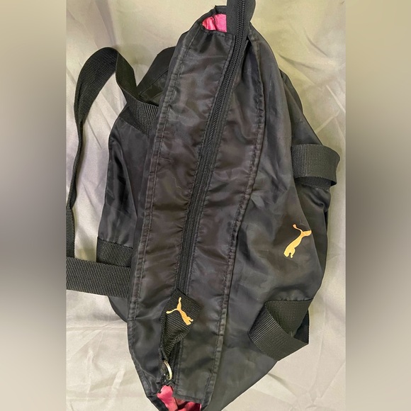 PUMA Gym Tote Bag Nylon Workout Black & Pink - Picture 6 of 6